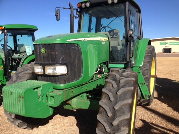 2007 John Deere 7520