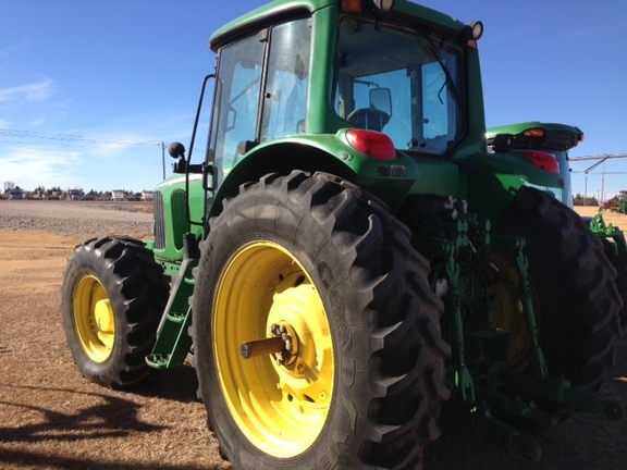 2007 John Deere 7520