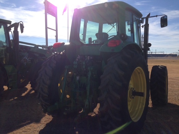 2007 John Deere 7520