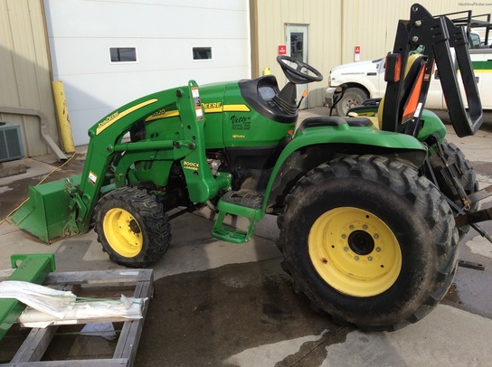 2005 John Deere 3320 - Compact Utility Tractors - John Deere MachineFinder