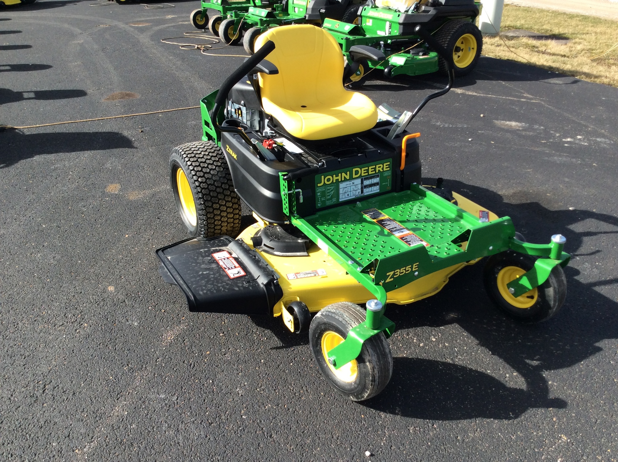 2022 John Deere Z355E Zero Turn Mowers Mt Vernon OH