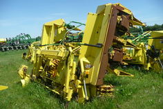 Forage Head-Rotary For Sale 2004 John Deere 688 