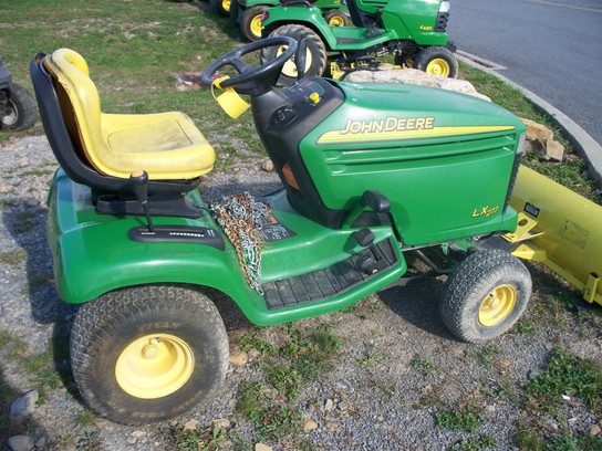 John Deere LX277 Lawn & Garden and Commercial Mowing - John Deere ...