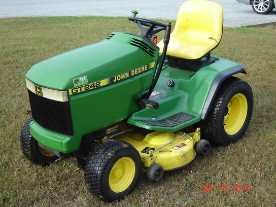 1998 John Deere GT242 - Lawn & Garden Tractors - John Deere MachineFinder