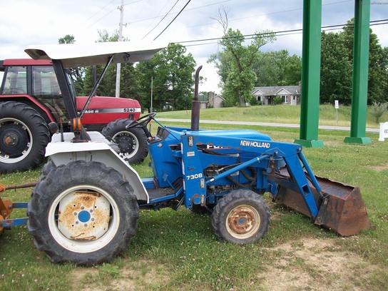 Ford new holland 1720 tractor