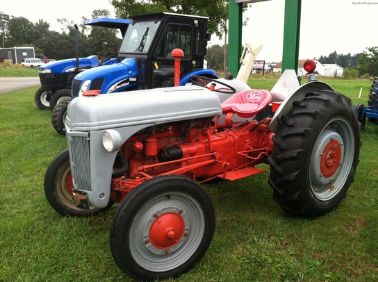 1947 Ford tractors #7