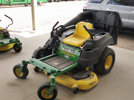 2011 John Deere Z425