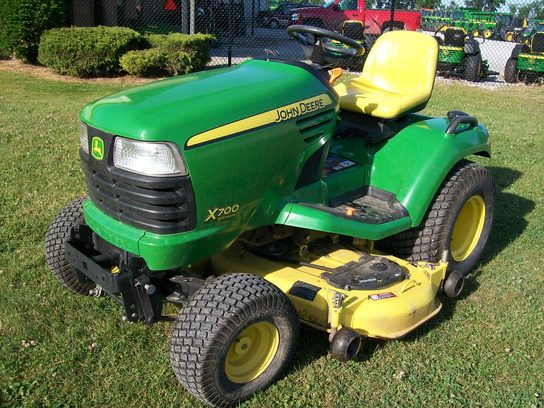 2007 John Deere X700 Lawn & Garden and Commercial Mowing - John Deere ...