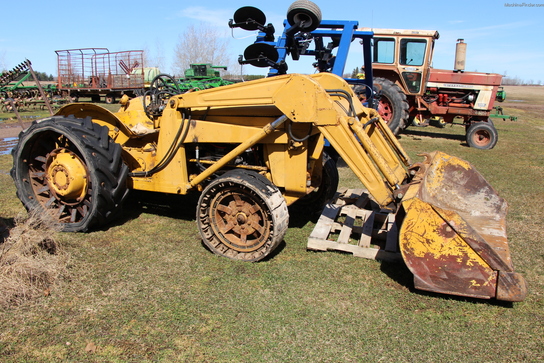 1963 Massey - Ferguson 203