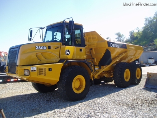 2005 John Deere 250D