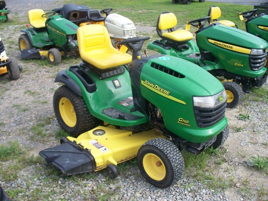 John Deere G110 Lawn & Garden and Commercial Mowing - John Deere ...