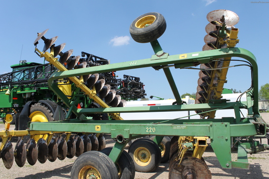 John Deere 220 Tillage - John Deere MachineFinder