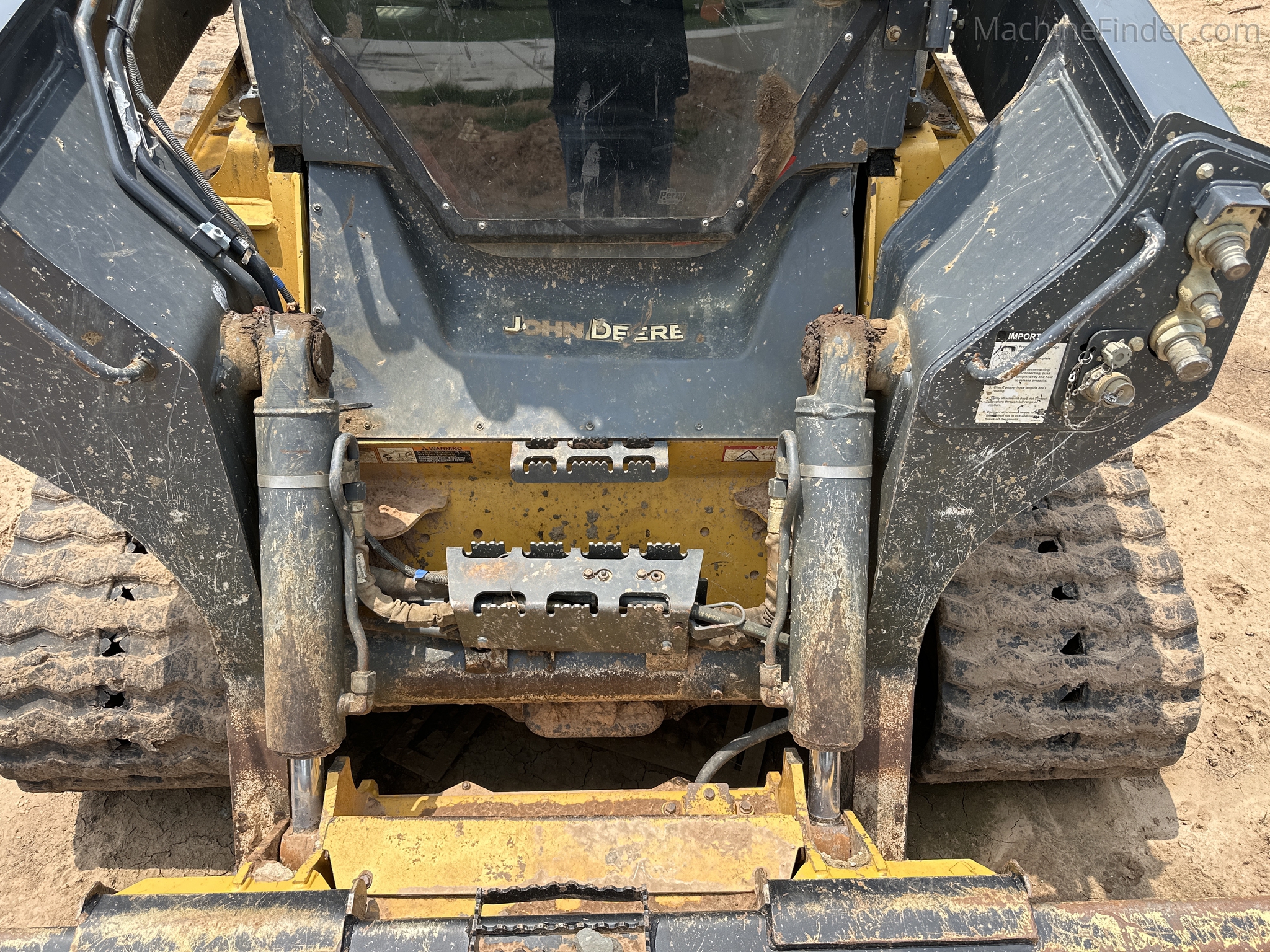 2020 John Deere 331G Image 8