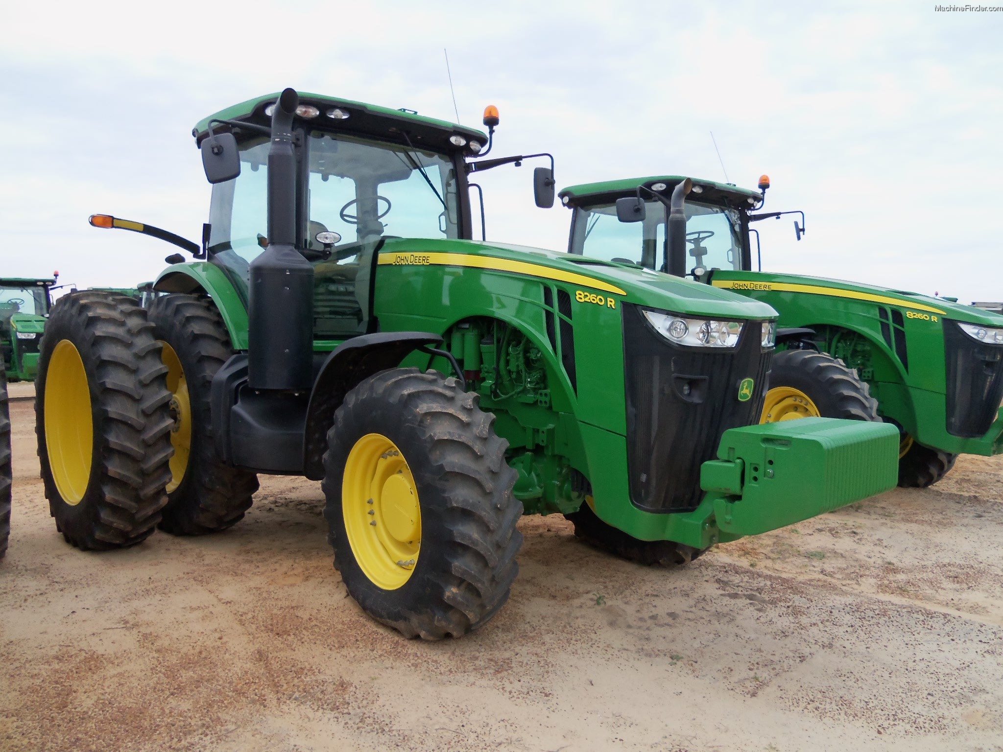 2014 John Deere 8260R Tractors - Row Crop (+100hp) - John Deere ...