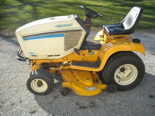 1996 Cub Cadet 1440 Lawn & Garden and Commercial Mowing - John Deere ...