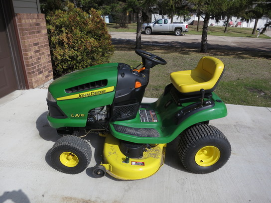 2010 John Deere LA115 Lawn & Garden and Commercial Mowing - John Deere ...