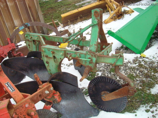 John Deere 45 - Moldboard Plows - John Deere MachineFinder