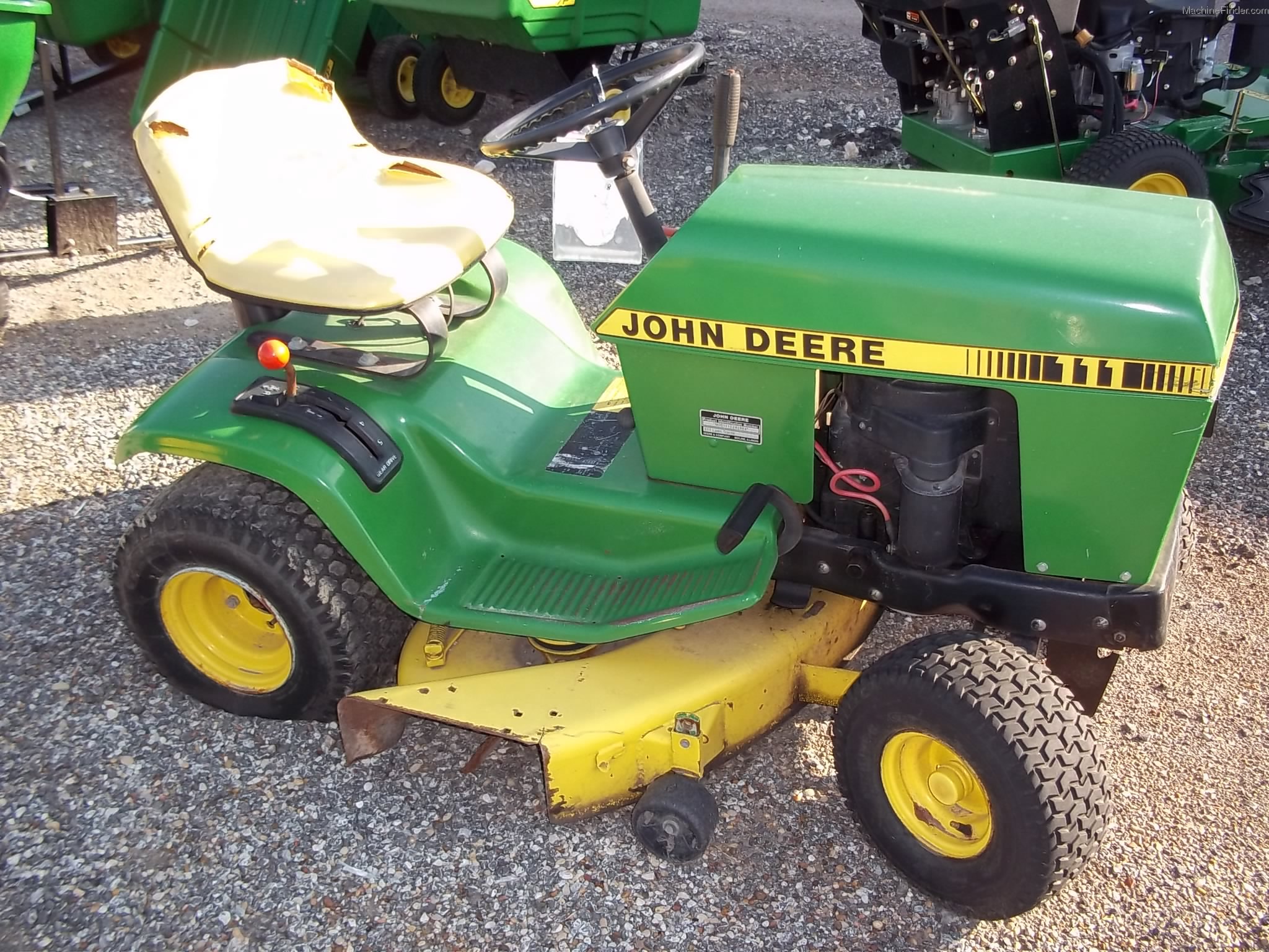 John Deere 111 Lawn & Garden and Commercial Mowing - John Deere ...