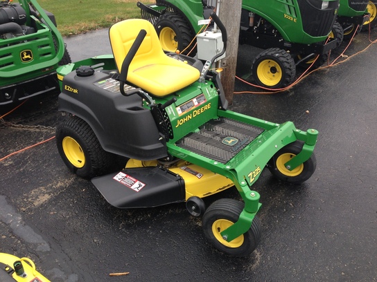 John Deere Z225 Lawn & Garden and Commercial Mowing - John Deere ...