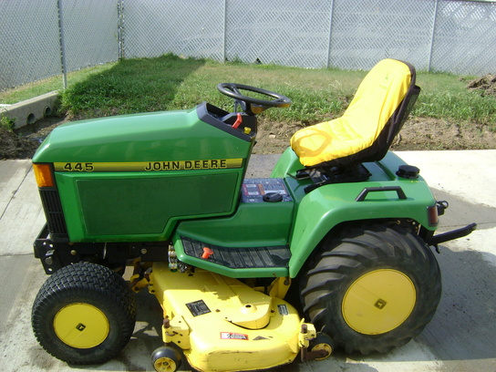 1995 John Deere 445 W/3PT&REAR PTO&54