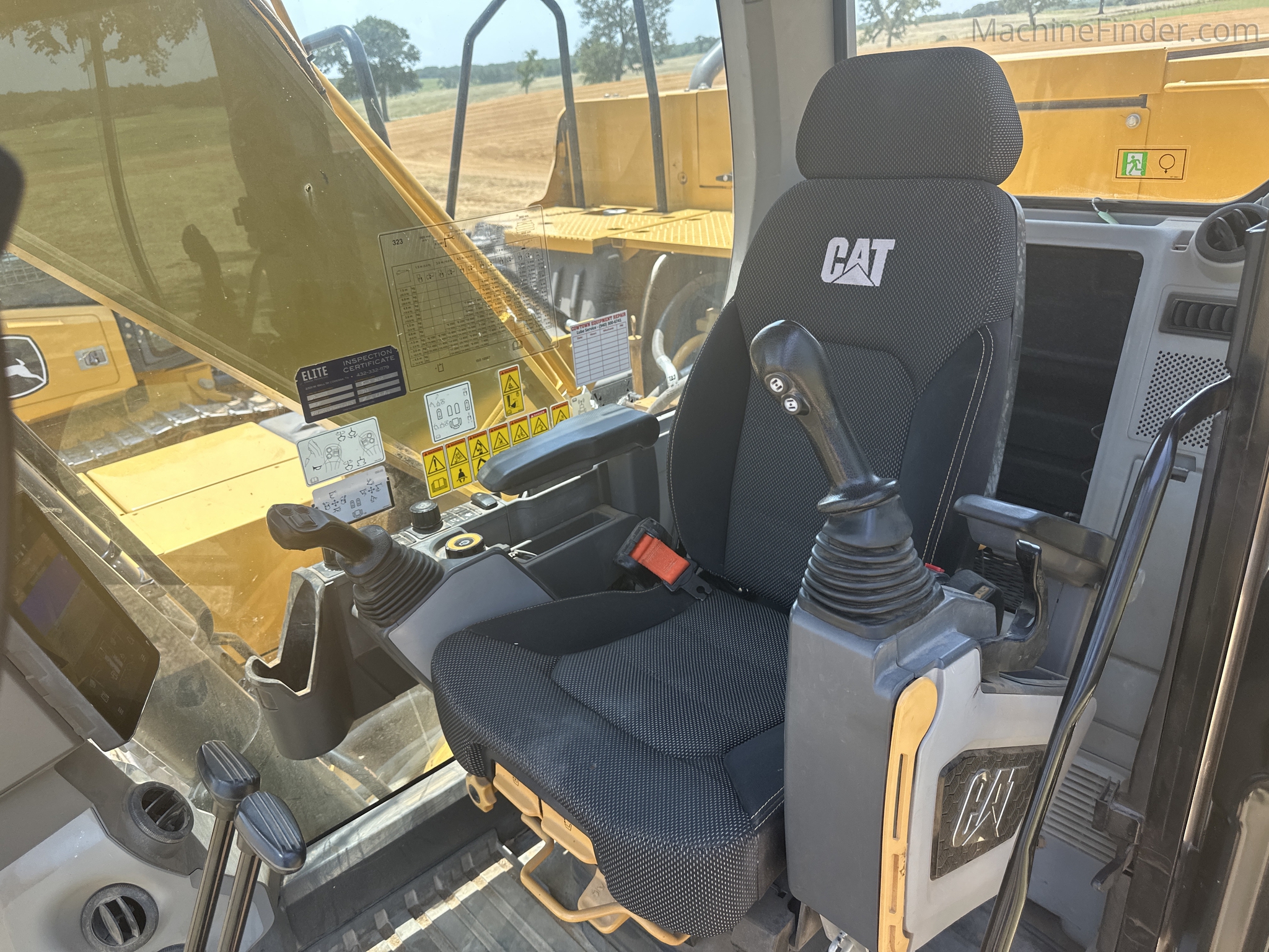 2018 Caterpillar 323 Image 7