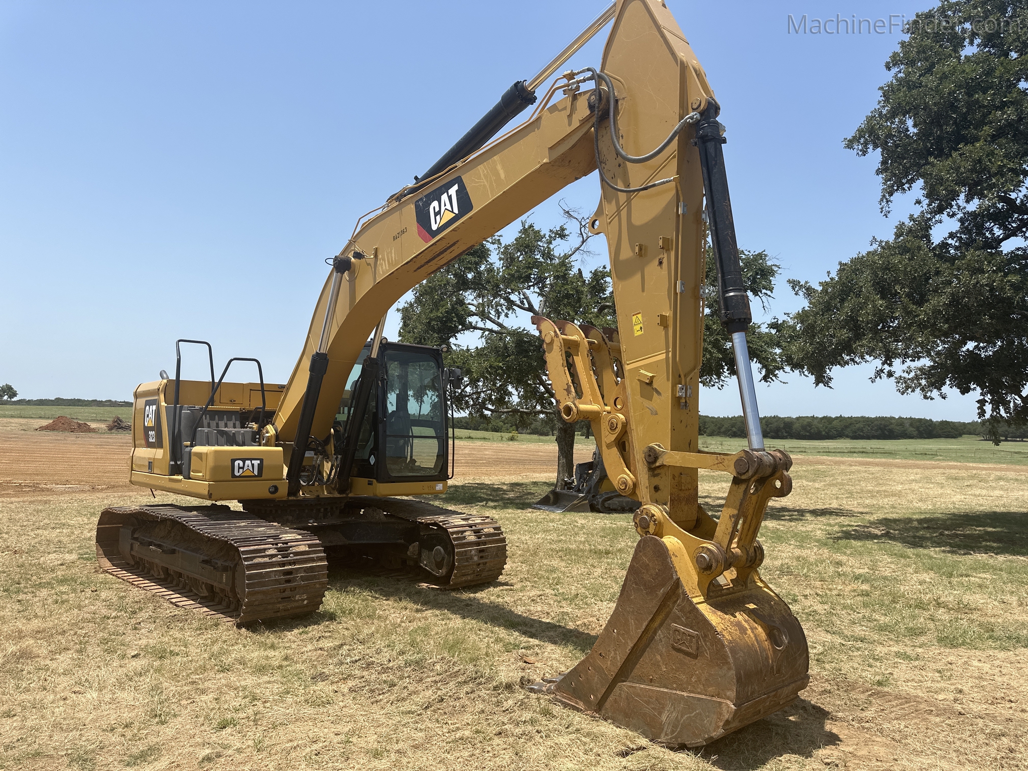 2018 Caterpillar 323 Image 1