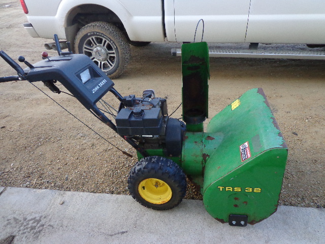 John Deere TRS32 Residential Walk-Behind Snow Blowers for Sale | [41322]