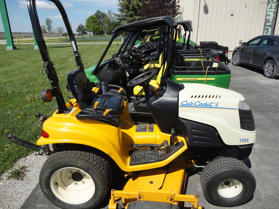 2003 Cub Cadet 7252 Tractors - Compact (1-40hp.) - John Deere MachineFinder