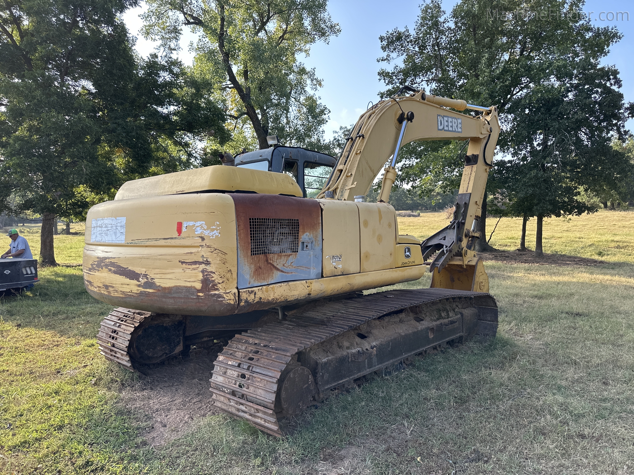 2002 John Deere 200C LC Image 4