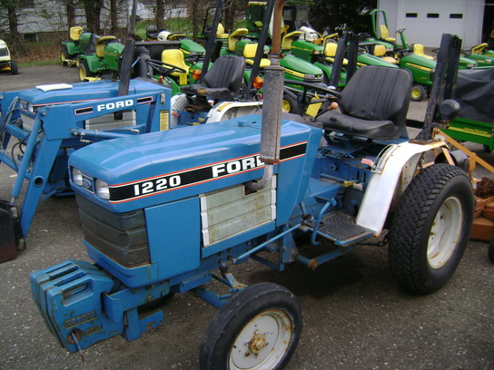 1220 Ford diesel tractor #8