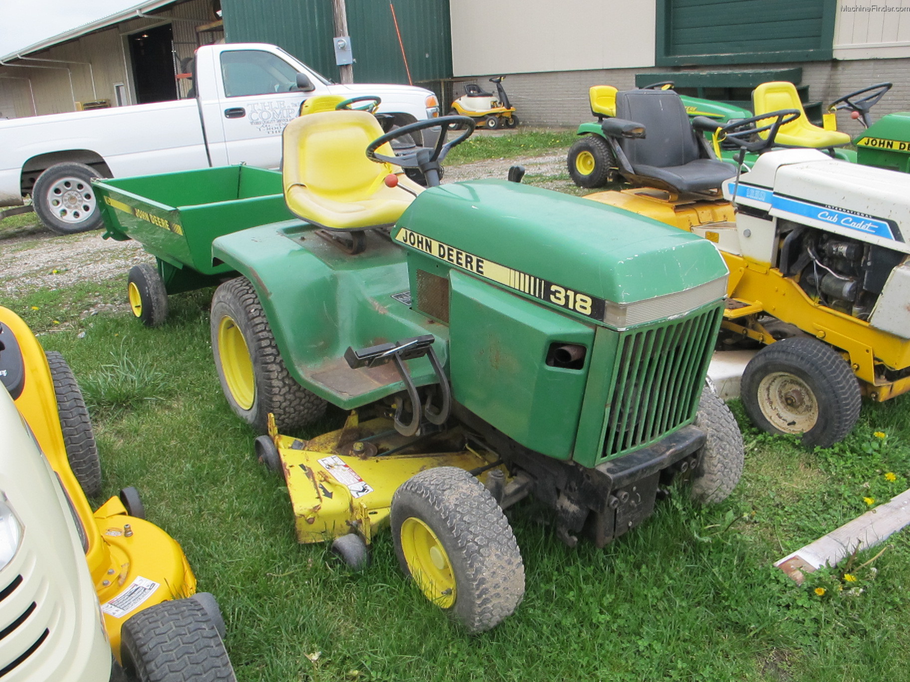 John Deere 318 Lawn & Garden and Commercial Mowing - John Deere ...