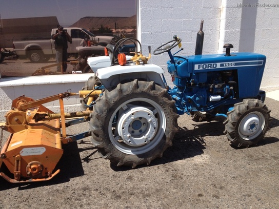 1500 Compact ford tractor