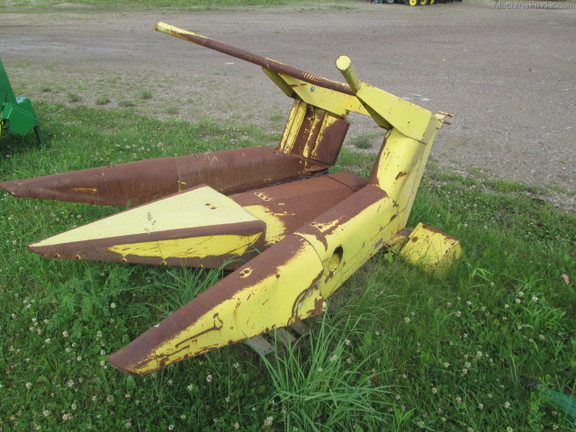 John Deere 2 ROW CORN HEAD - Corn and Row Crop headers - John Deere ...