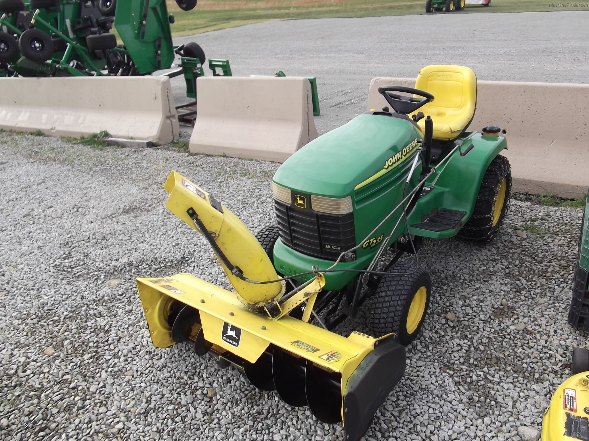 2000 John Deere GT235 Lawn & Garden and Commercial Mowing - John Deere ...