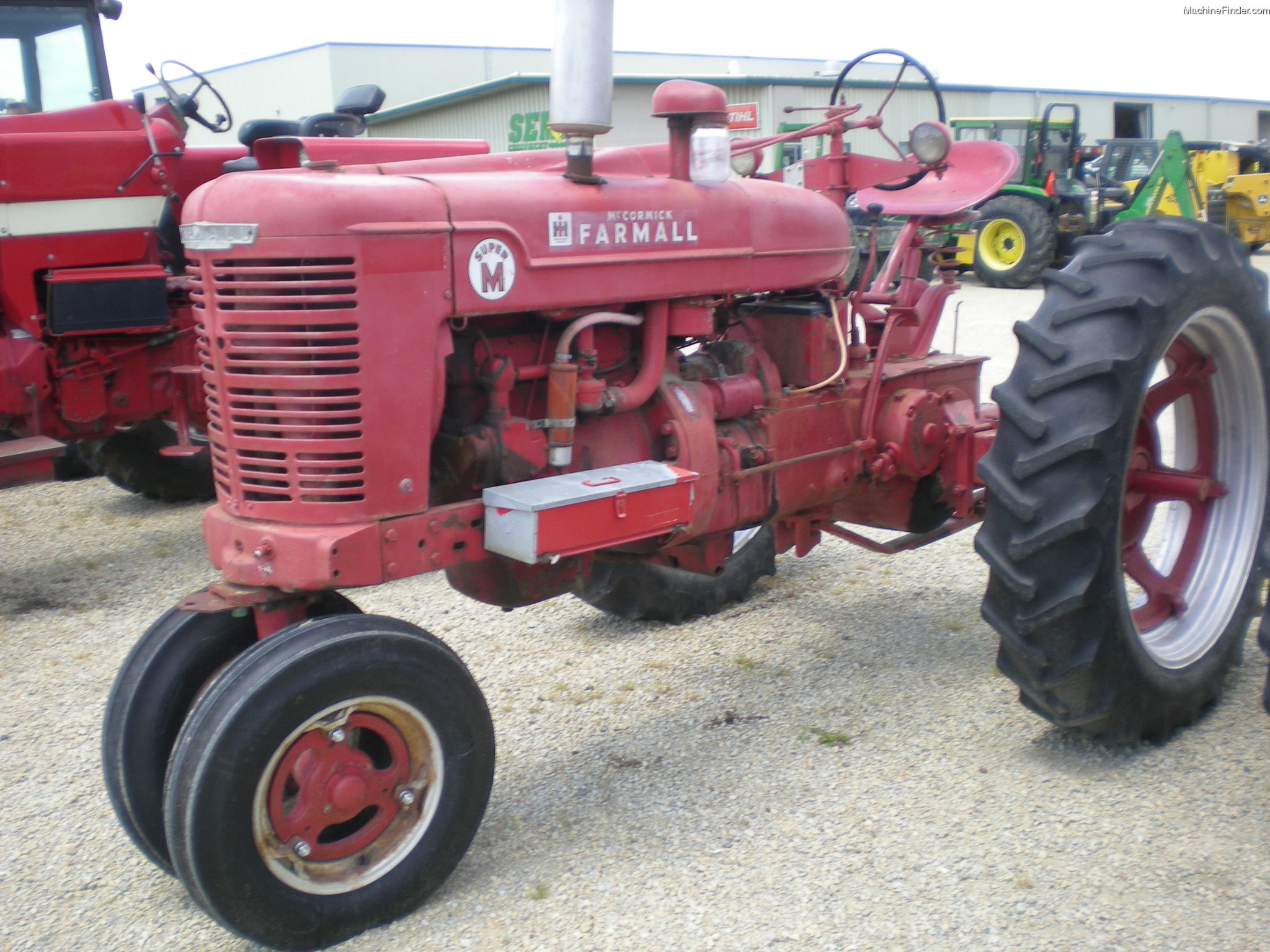 International Harvester SUPER M Tractors - Utility (40-100hp) - John ...