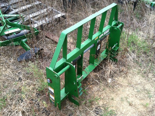 Frontier FLOATING PALLET FORKS Miscellaneous - John Deere MachineFinder