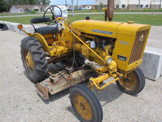 1975 International Harvester 140 Tractors - Utility (40-100hp) - John ...