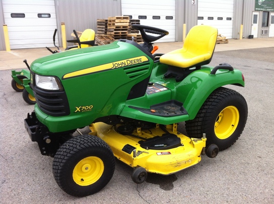 2006 John Deere X700 Lawn & Garden and Commercial Mowing - John Deere ...