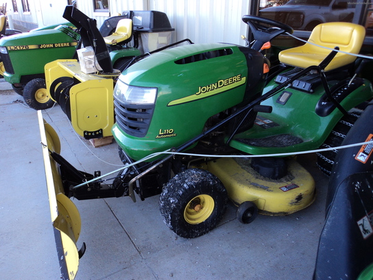 2004 John Deere L110 Lawn & Garden and Commercial Mowing - John Deere ...