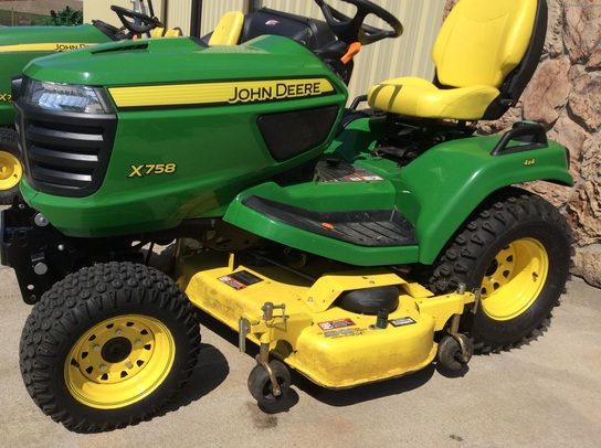 2014 John Deere X758