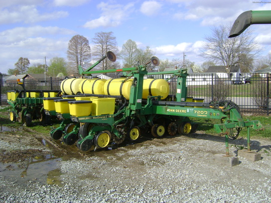 John Deere 7200 Planting & Seeding - Planters - John Deere MachineFinder