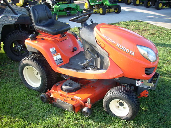 2007 Kubota GR2100 Lawn & Garden and Commercial Mowing - John Deere ...