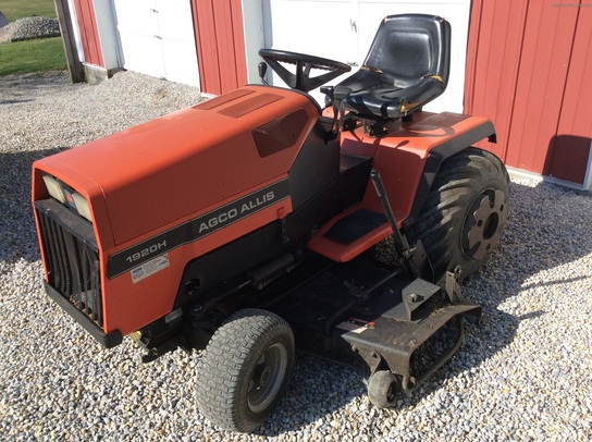 1996 Allis - Chalmers 1920h Lawn & Garden And Commercial Mowing - John C61