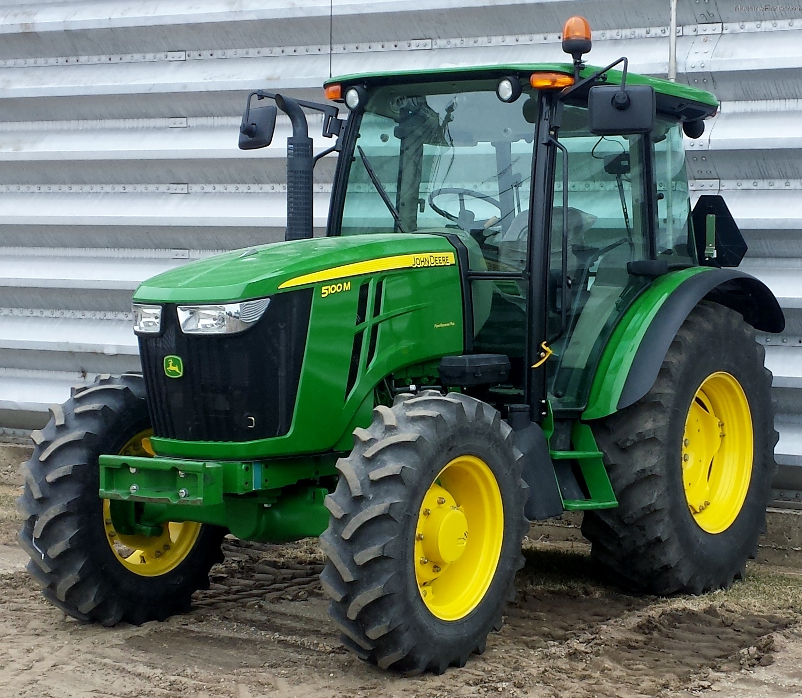 Стоящие тракторы. John Deere 5100m. Трактор John Deere 5100. John Deere 6920. Трактор Джон Дир 100 л.с.