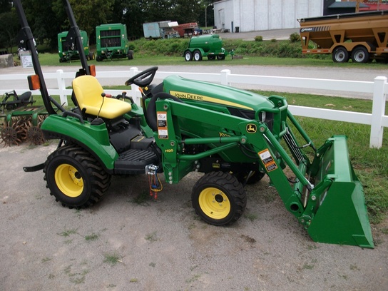 John Deere 1023E Tractors - Compact (1-40hp.) - John Deere MachineFinder