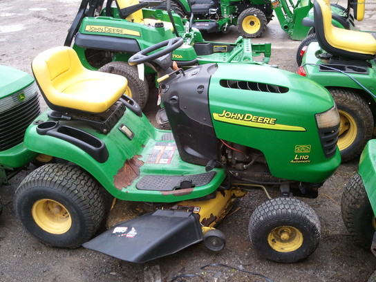 John Deere L110 Lawn & Garden and Commercial Mowing - John Deere ...