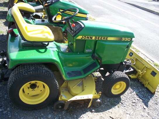 John Deere 330 Lawn & Garden and Commercial Mowing - John Deere ...